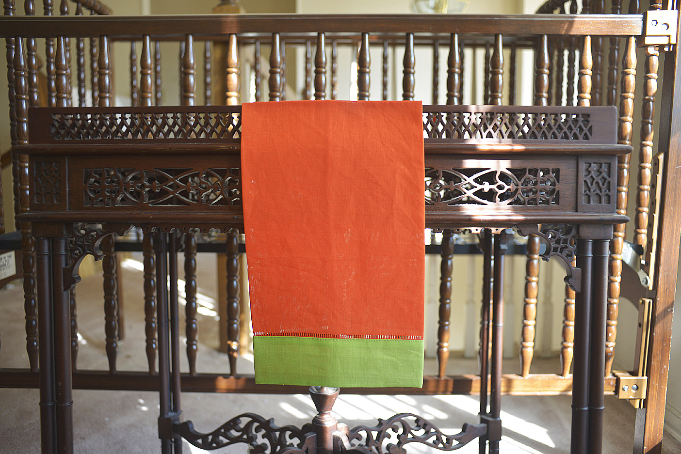 Hemstitch Guest Towel, Multicolored, Scarlet Iblis & Macaw Green